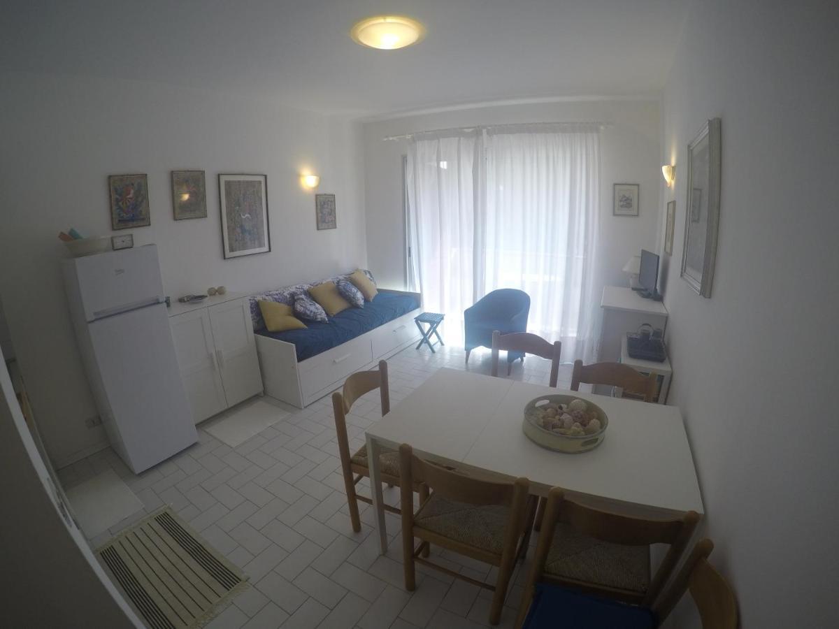 Residence Selenis Bilocale Vista Piscina - Agenzia Cocal Caorle Luaran gambar