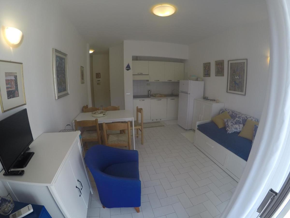 Residence Selenis Bilocale Vista Piscina - Agenzia Cocal Caorle Luaran gambar